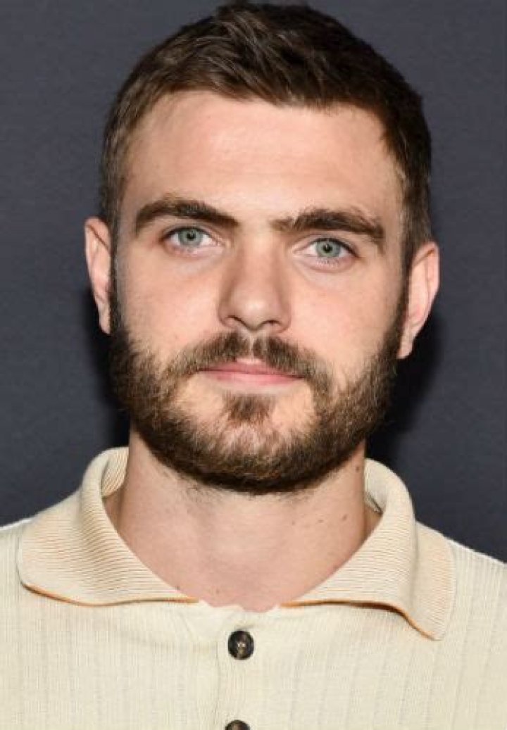Alex Roe Affair, Height, Net Worth, Age, Career, and More