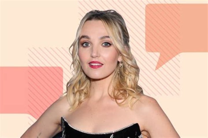 Chloe Fineman Biography, Age, Height, Boyfriend laacib